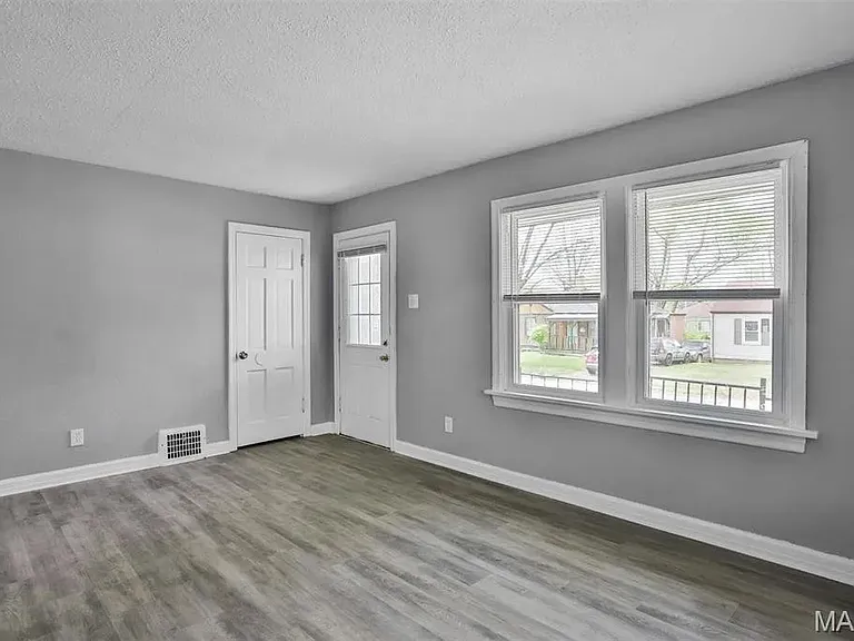 2057 Coleridge Dr — Photo 21