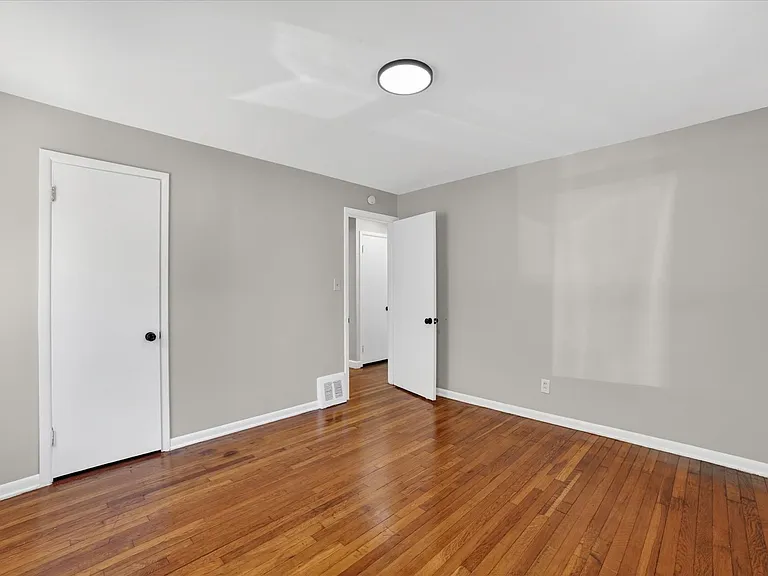 13776 Shady Oak Blvd — Photo 13