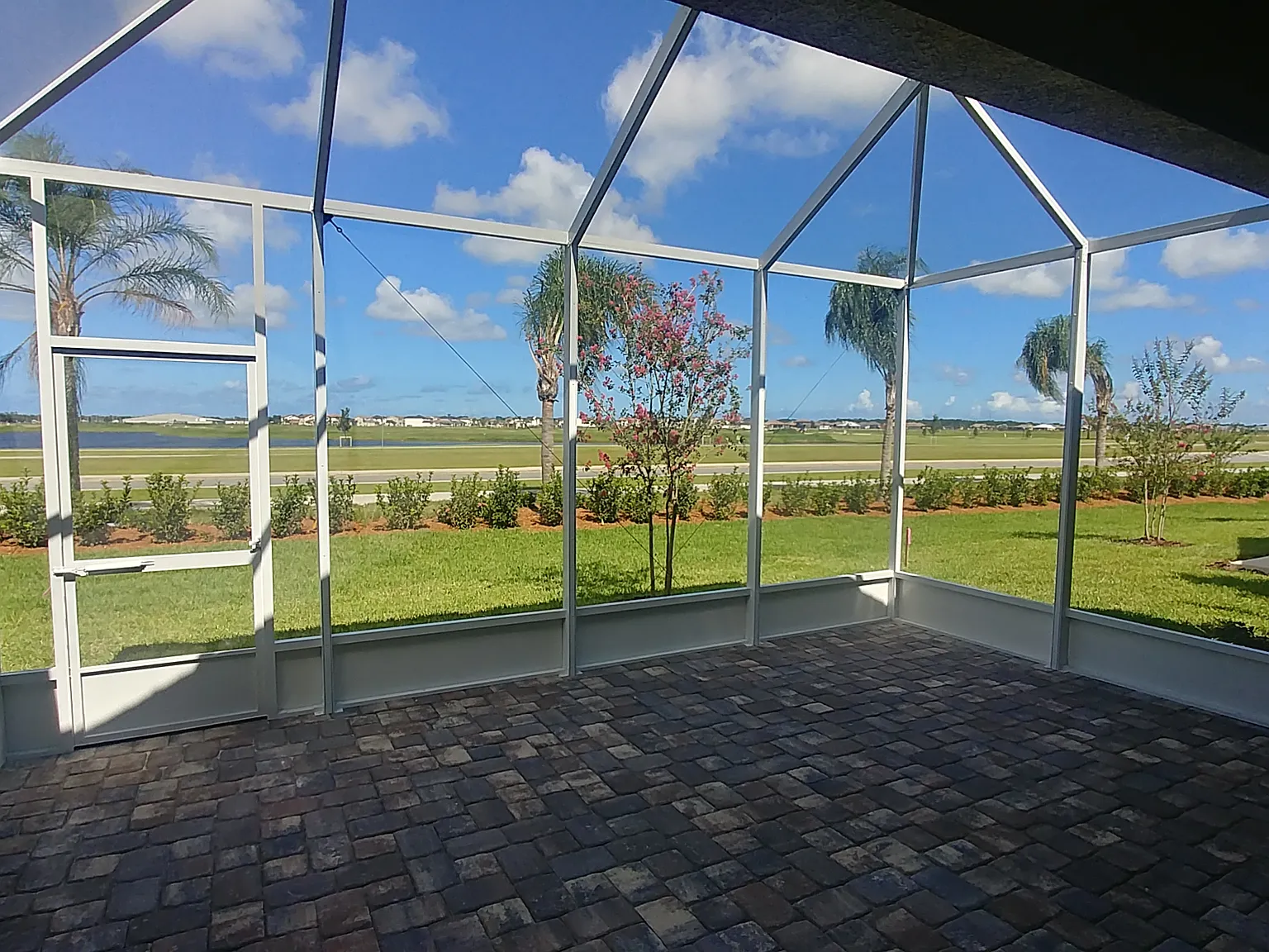 3 bed, 1458 sqft, $2,600 — Photo 4