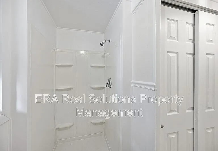 2028 W Galbraith Rd — Photo 38