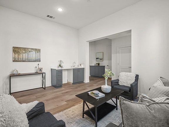 4th image of 45349 Tom Blalock St #102