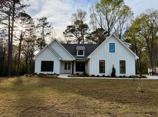 39 Forest Barnes, Petal, MS 39465