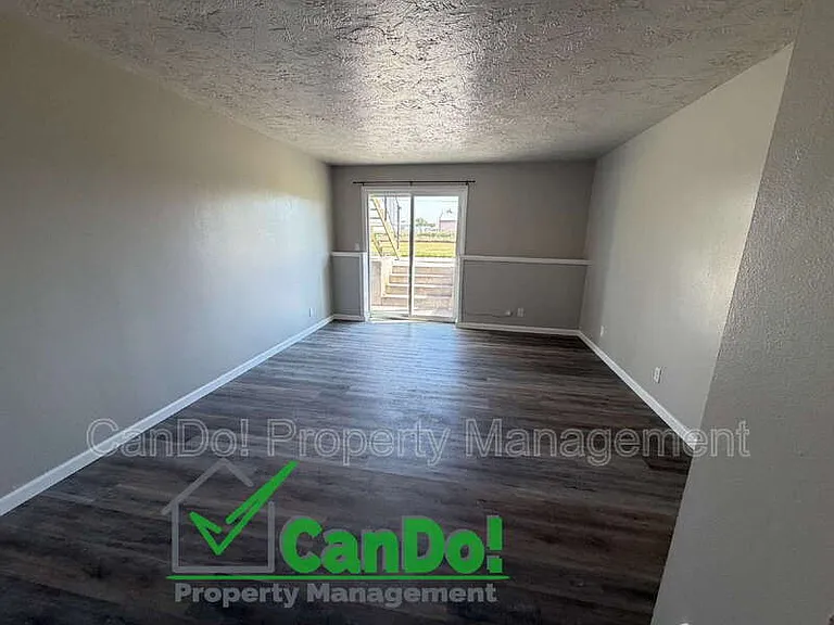 240 Carol Dr #3 — Photo 2