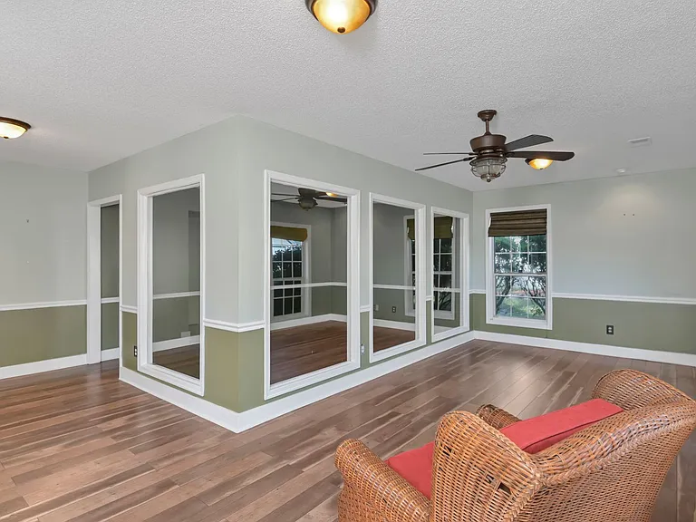 101 Grinders Mill Rd — Photo 32