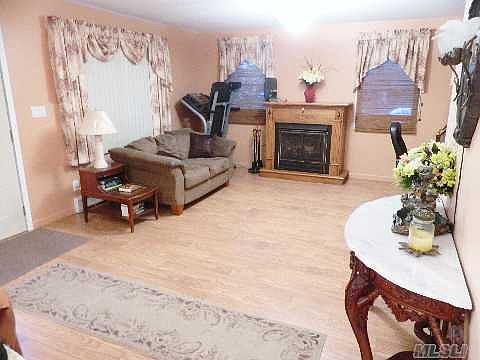 5th image of 130 Wendy Dr