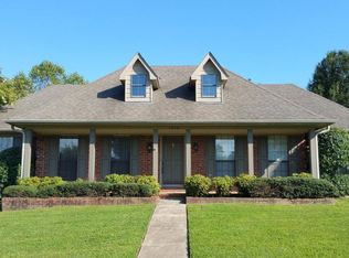 1210 Lake View Dr, Hernando, MS 38632