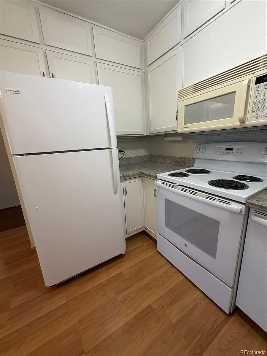 Building Photo - 620 S Alton Way #5B