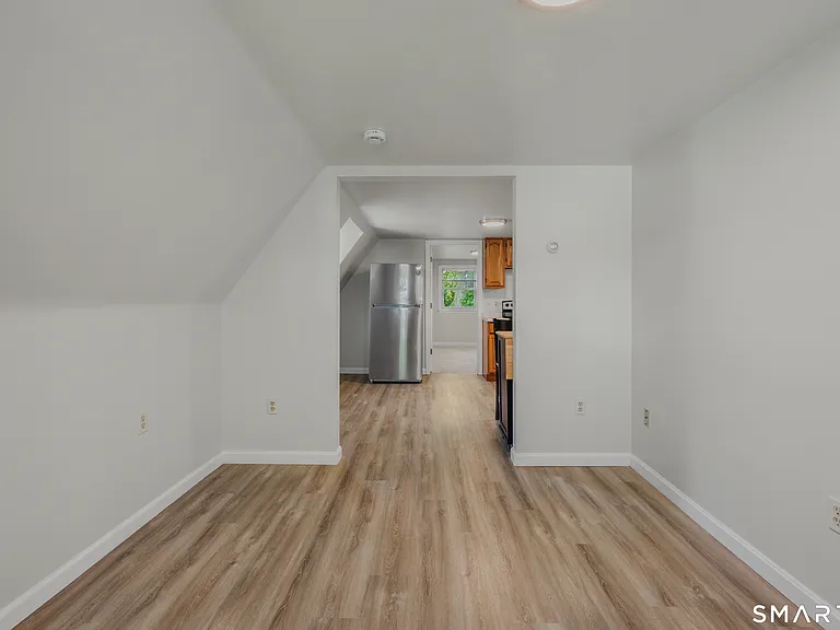 17 Sylvester St — Photo 7