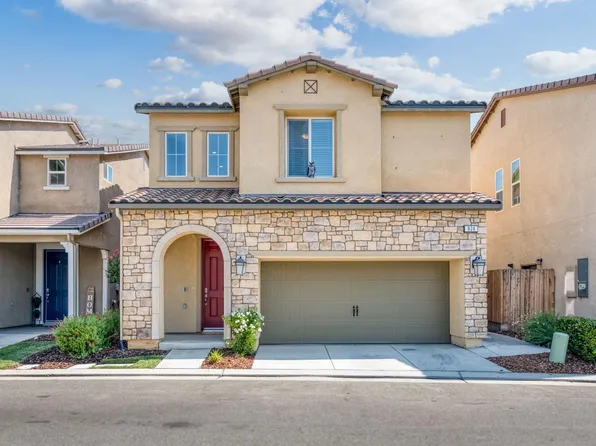 824 N Fountain Creek Dr, Fresno, CA 93727