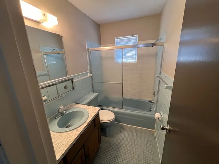 Midtown Court — Photo 20
