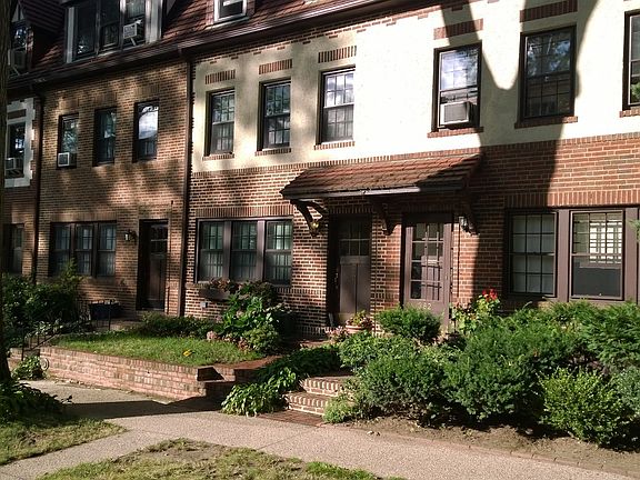2nd image of 382 Burns St #1ST