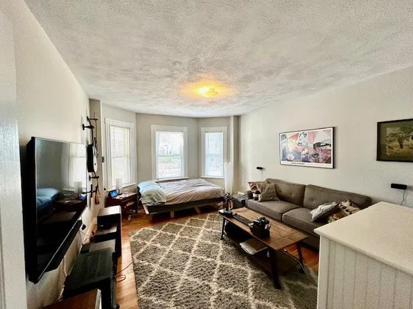 48 Cook St #1, Newton, MA 02458