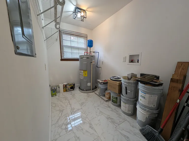 107 W Cooper St — Photo 19