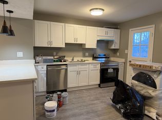 669 Queensgate Rd, Baltimore, MD 21229