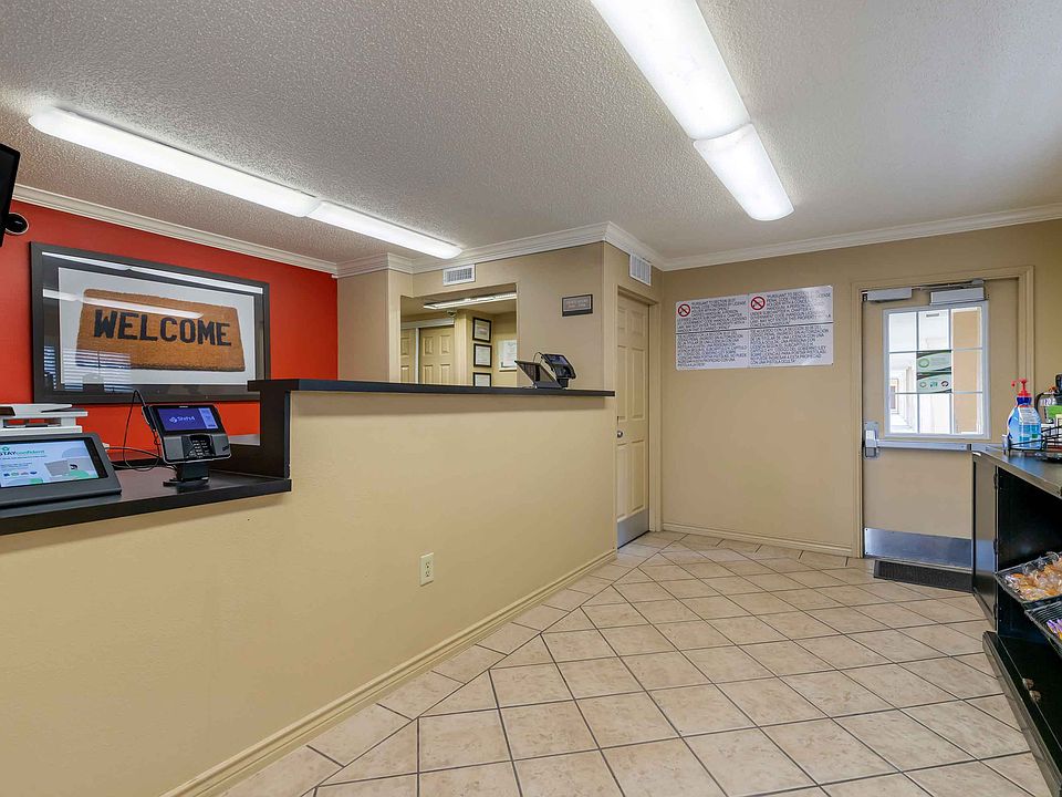 Lobby and Guest Check-in