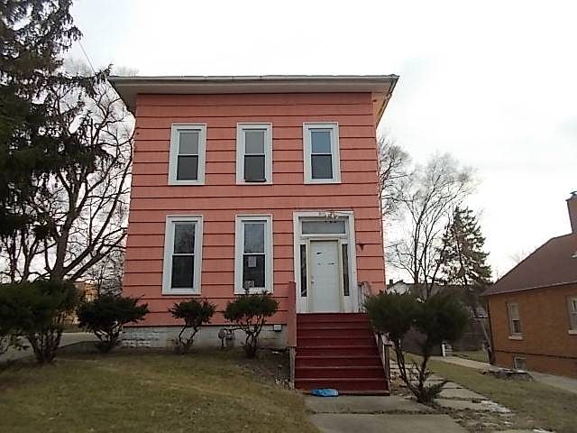1st image of 915 E Galena Blvd