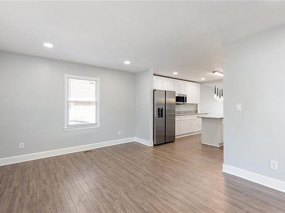 5th image of 1520 Rush St