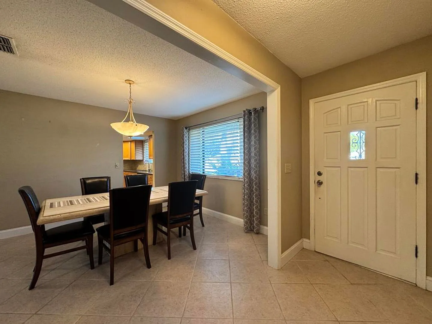 3/2 in Pelican Bay — Photo 2