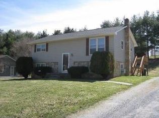 860 Cambria St NW, Christiansburg, VA 24073