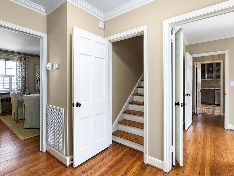 203 Elmwood Dr — Photo 24