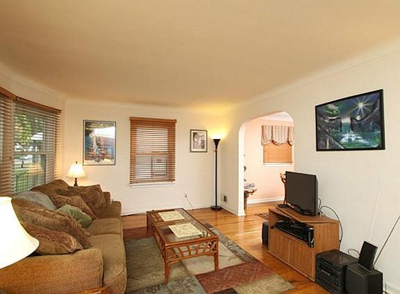 2nd image of 3337 Algonquin Pkwy