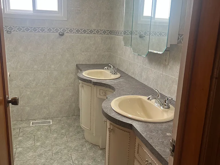 57 Corinthian Blvd — Photo 21