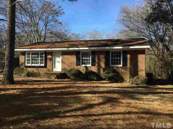 414 Courtland Dr, Sanford, NC 27330