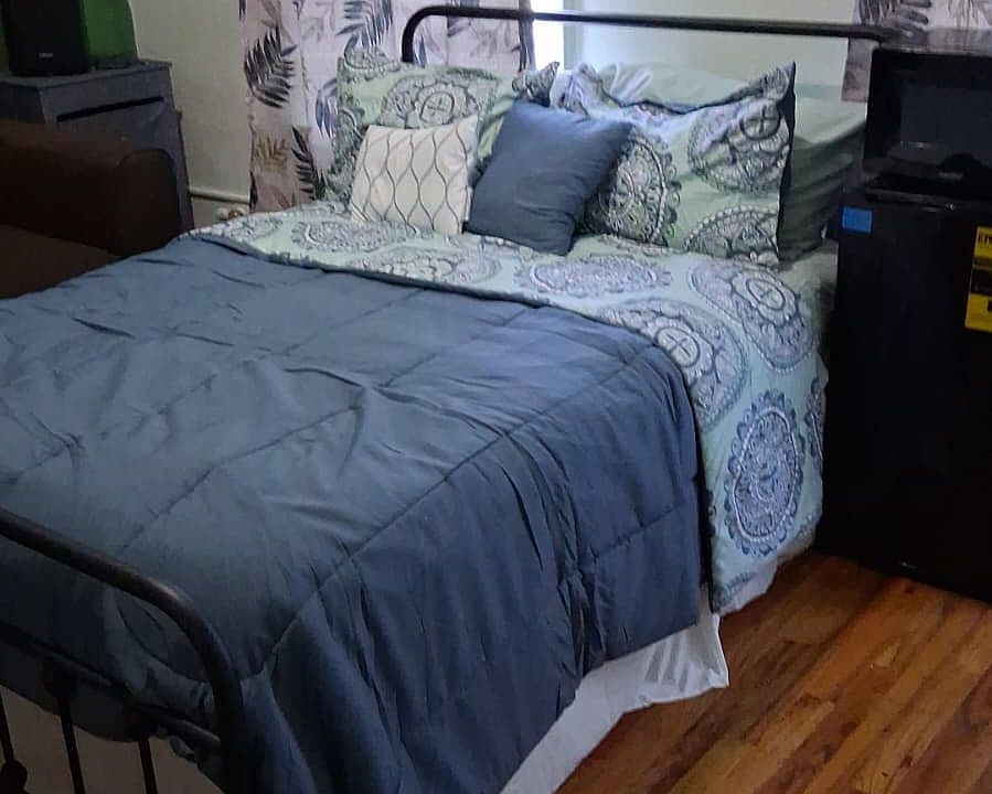 1st image of 2324 University Ave
