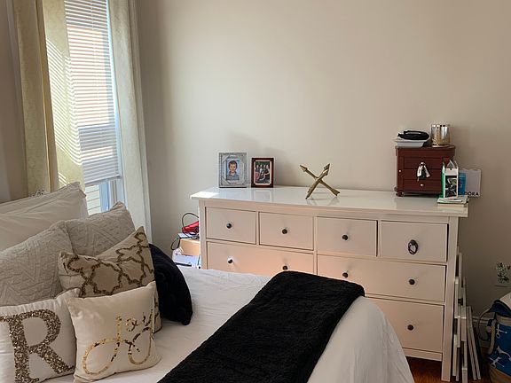 3rd image of 212 L St #3