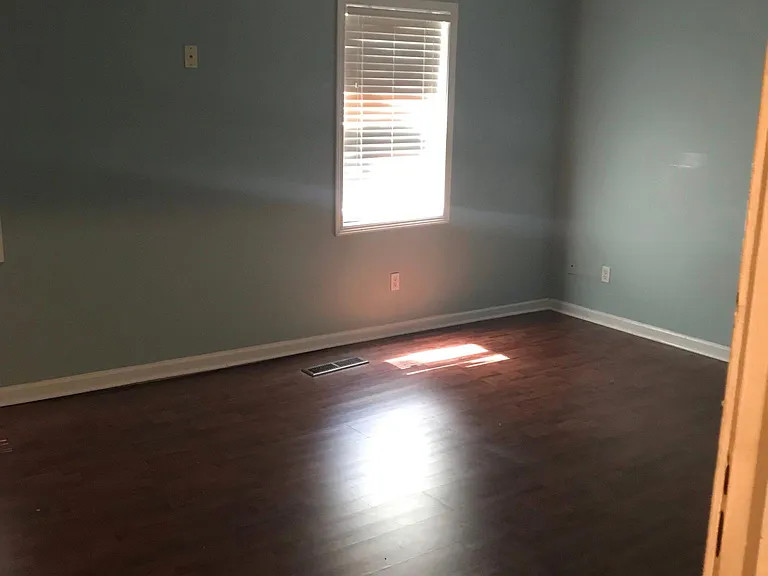 106 Oak Cir — Photo 5