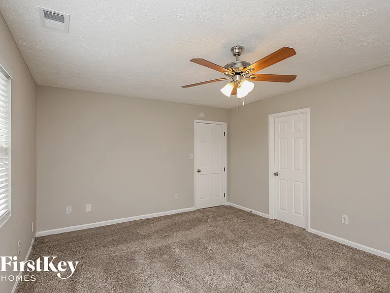 3920 Valleybrook Ct — Photo 10