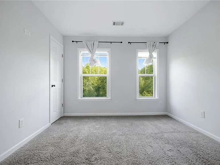 865 Commonwealth Ave SE — Photo 21