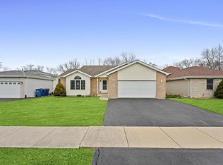 3005 Sandy Ridge Dr, Steger, IL 60475