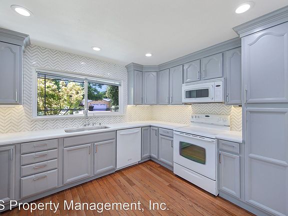 4th image of 3212 Woodmont Dr