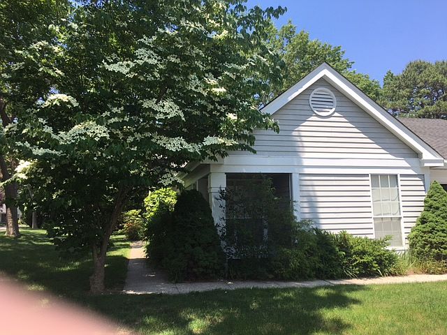2nd image of 19 Kismet Ct