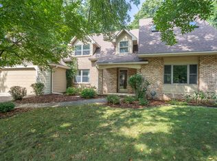 606 E Woodcrest Dr, Appleton, WI 54915