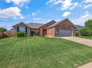 4772 W Homespun Dr, Fayetteville, AR 72704