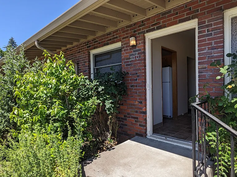 Bel Air Apartments — Photo 29