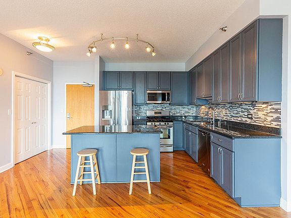 4th image of 41 E 8th St Floor 19