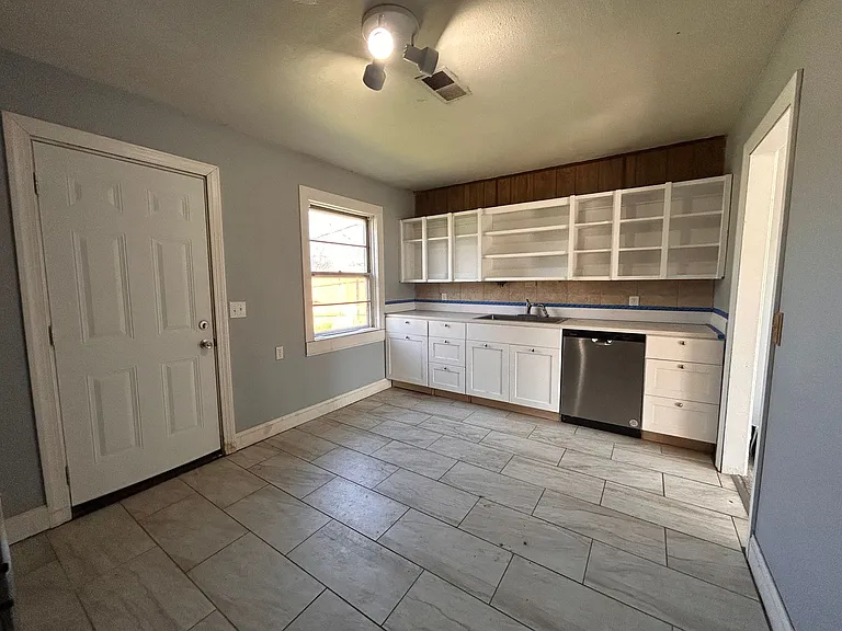 4269 S Cumberland St — Photo 3