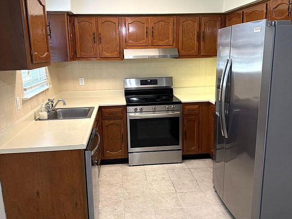 4th image of 35B Easton Drive #B