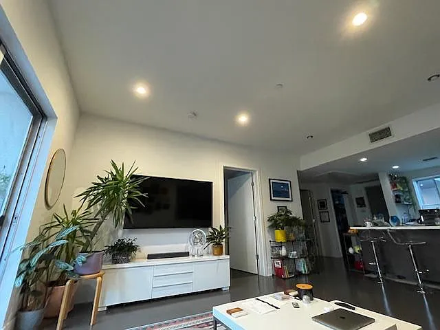 1730 Sawtelle Blvd #Penthouse 10 — Photo 4