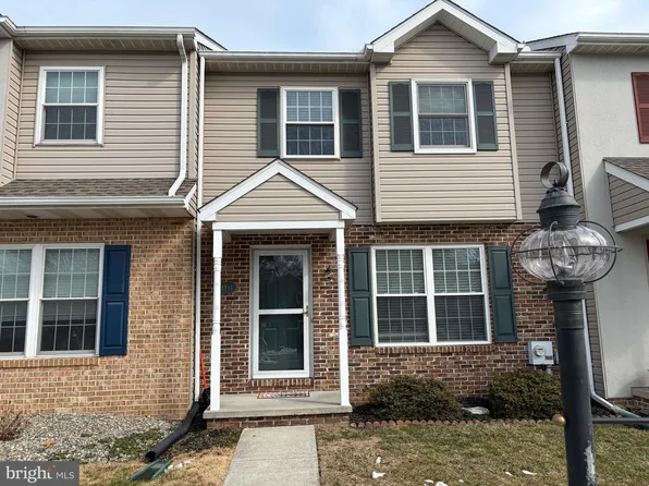 1111 Hampden Dr, Strasburg, PA 17579