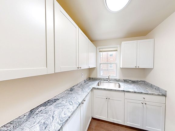 5th image of 8324 Roanoke Ave #3