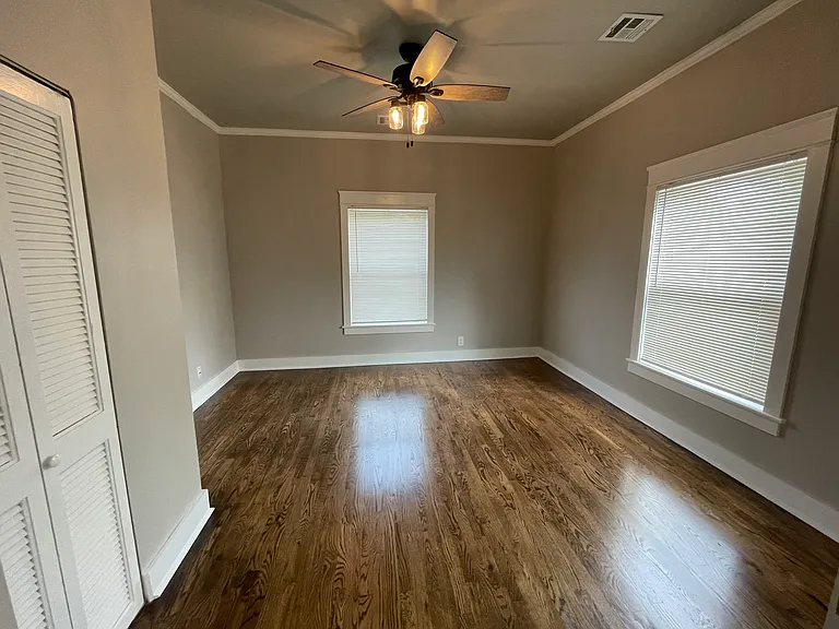 110 S Yorktown Ave — Photo 8