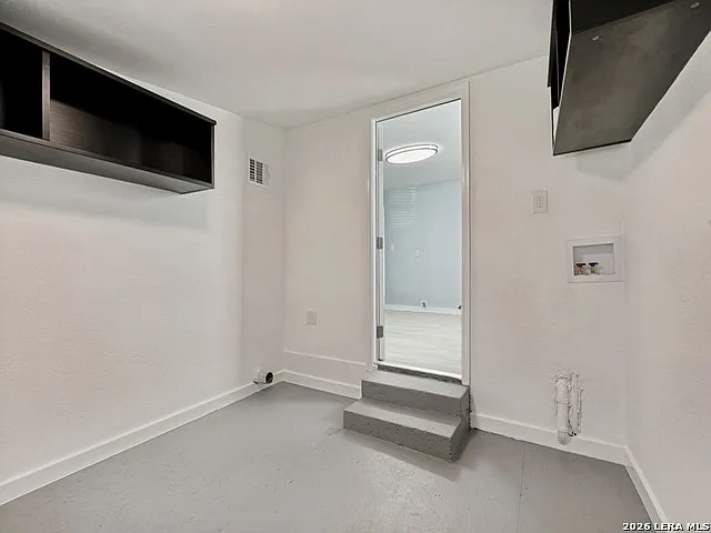 1815 W Mayfield Blvd — Photo 11