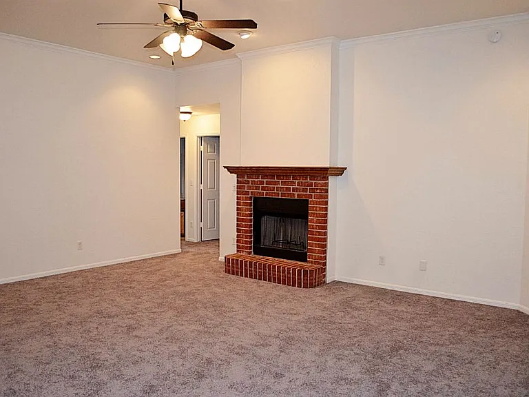 4902 Slate Ct — Photo 8