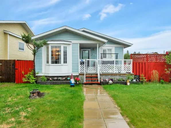63 N Elder St, Red Deer, AB T4R 2C6
