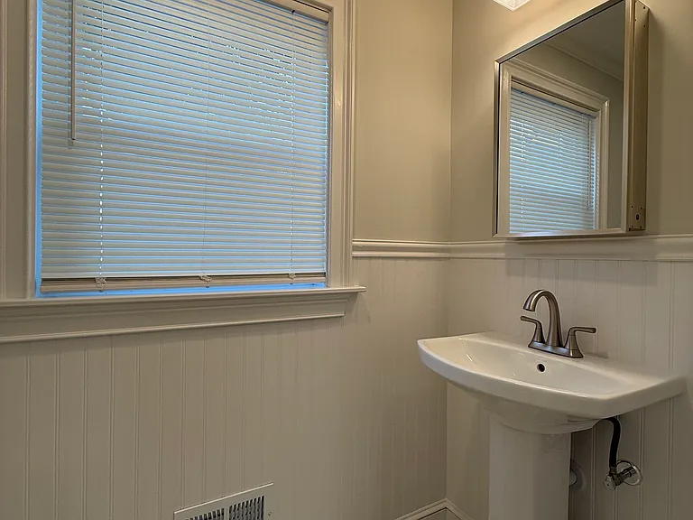 109 Magoun Ave #1 — Photo 24