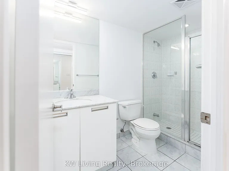 37 Grosvenor St #1603 — Photo 12